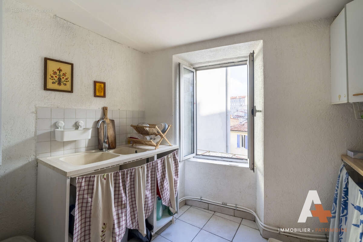 Appartement à MARSEILLE-7E