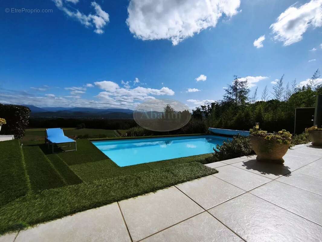 Maison à VILLENEUVE-DE-RIVIERE