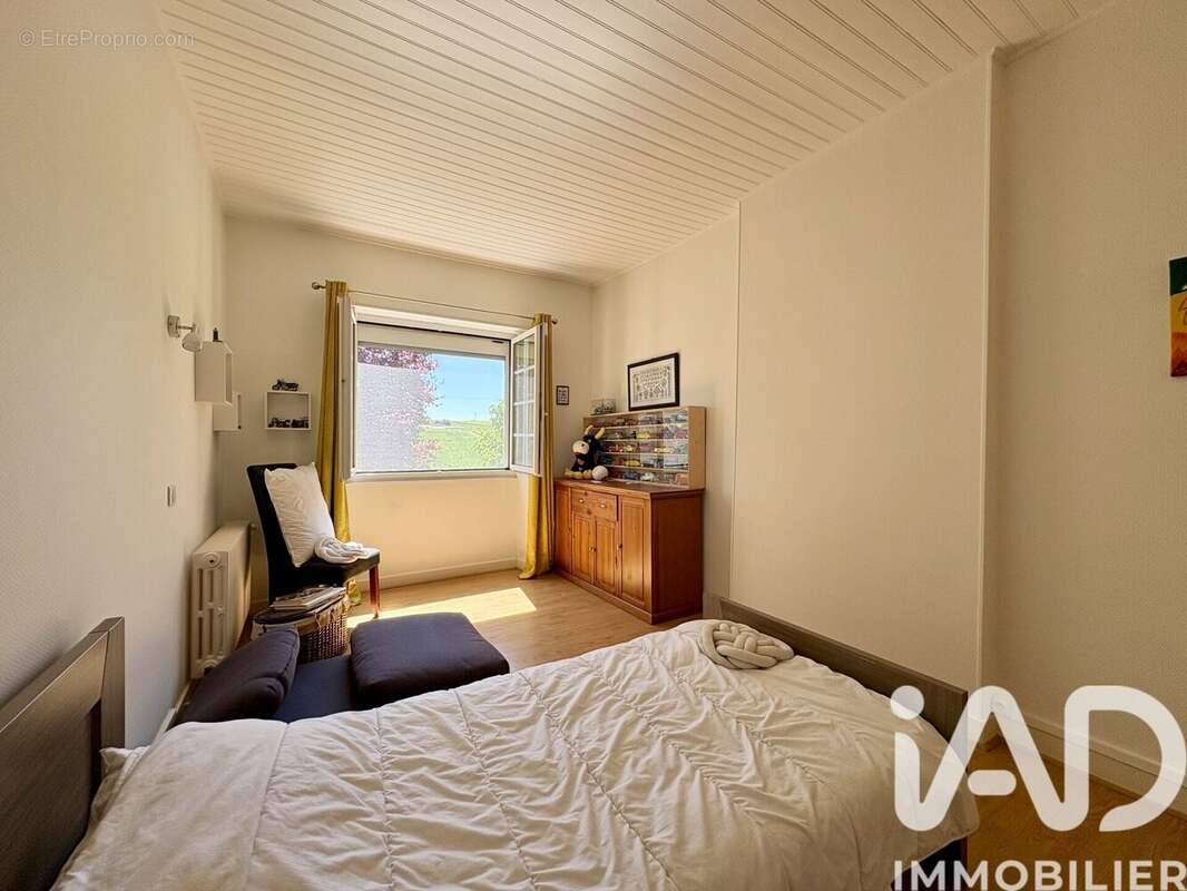 Maison 135 m² à Bourg-Charente  - photo 9