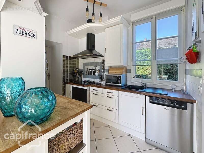 Maison à MONTREUIL-BELLAY