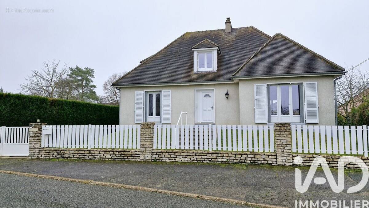 Photo 1 - Maison à CHARTRES