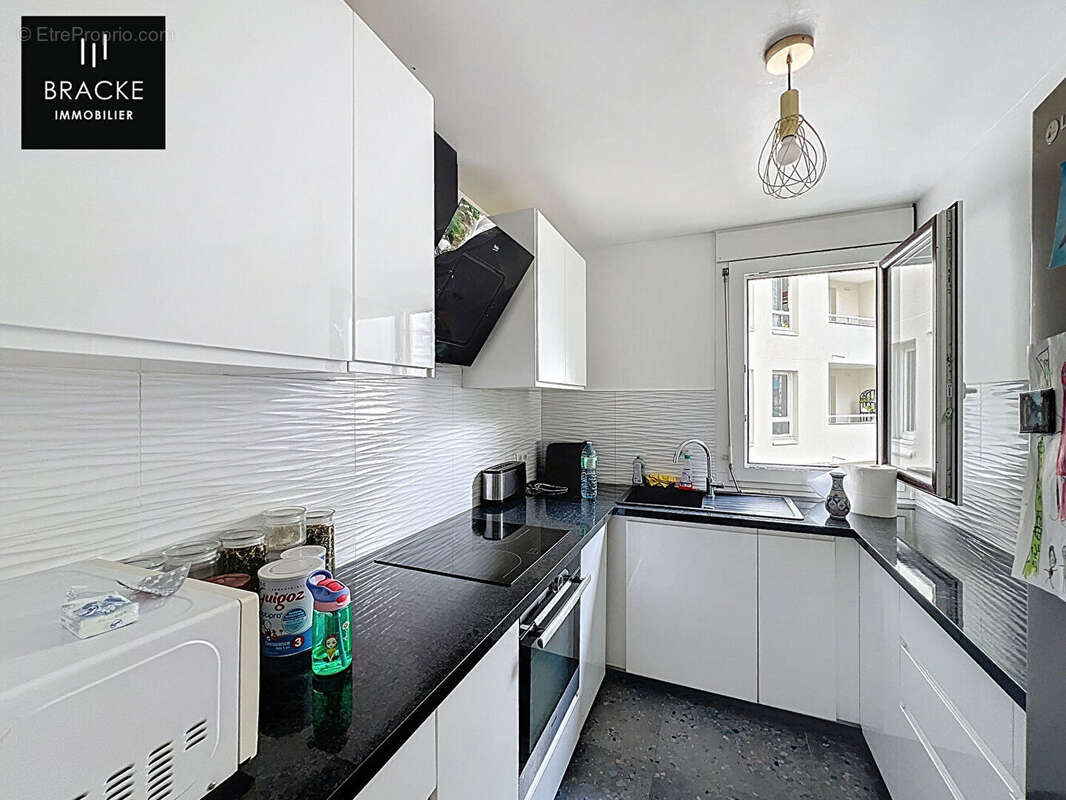 Appartement à COURBEVOIE