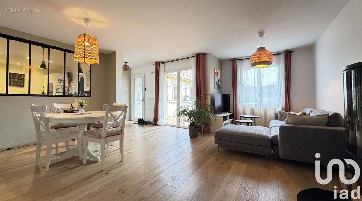 Photo 1 - Maison à LES CLAYES-SOUS-BOIS