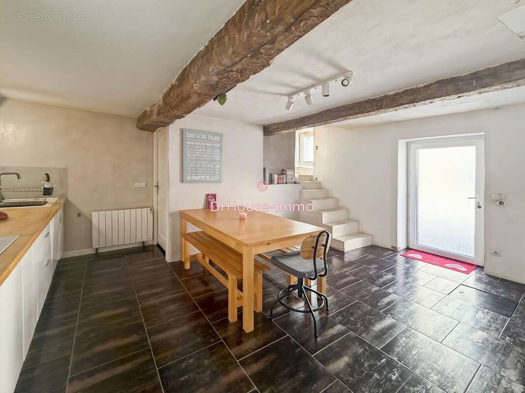 Maison 87 m² à Vins-Sur-Caramy  - photo 2