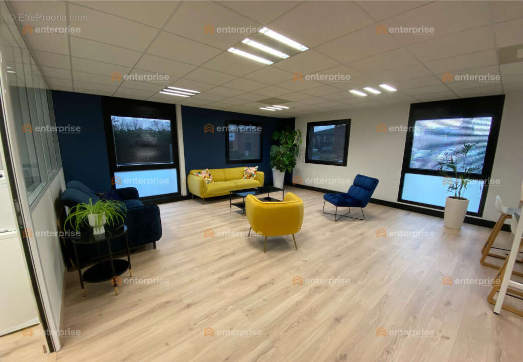 A acheter - bureaux - 250m2 - rez de chaussee ideal activite liberale - investisseur - photo 2
