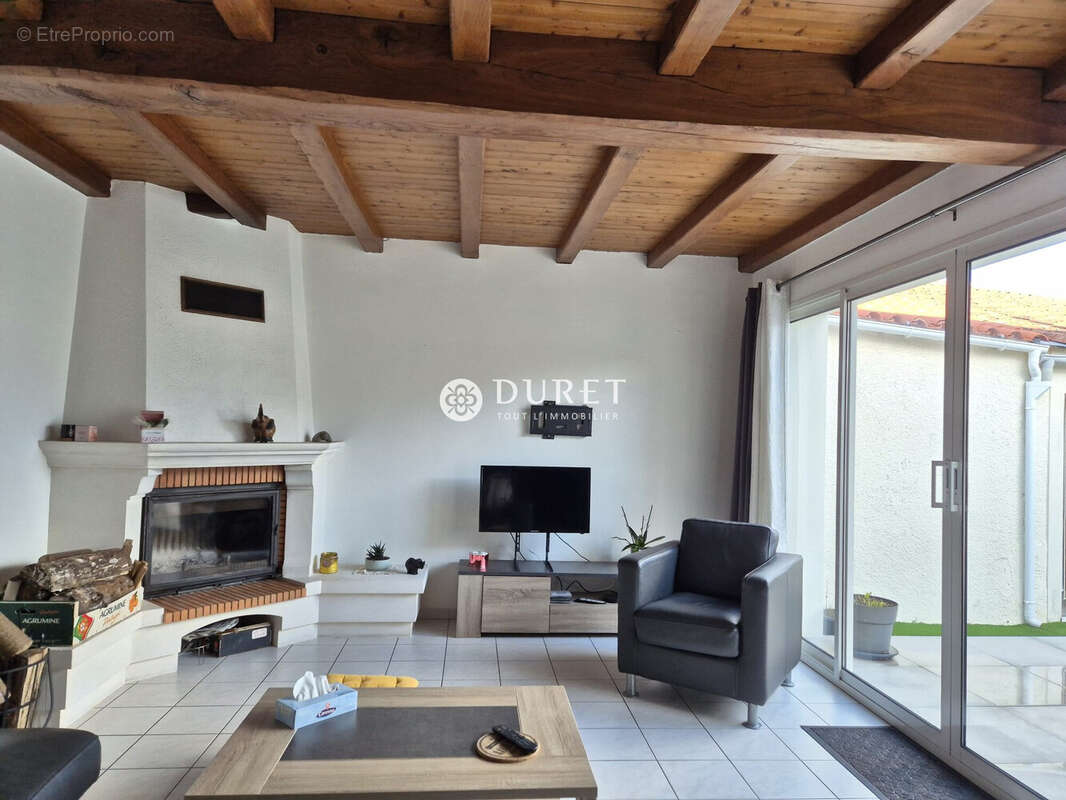 Maison à NIEUL-LE-DOLENT