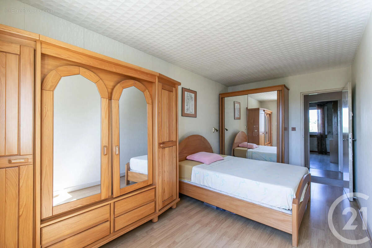 Appartement à SAINT-MAUR-DES-FOSSES
