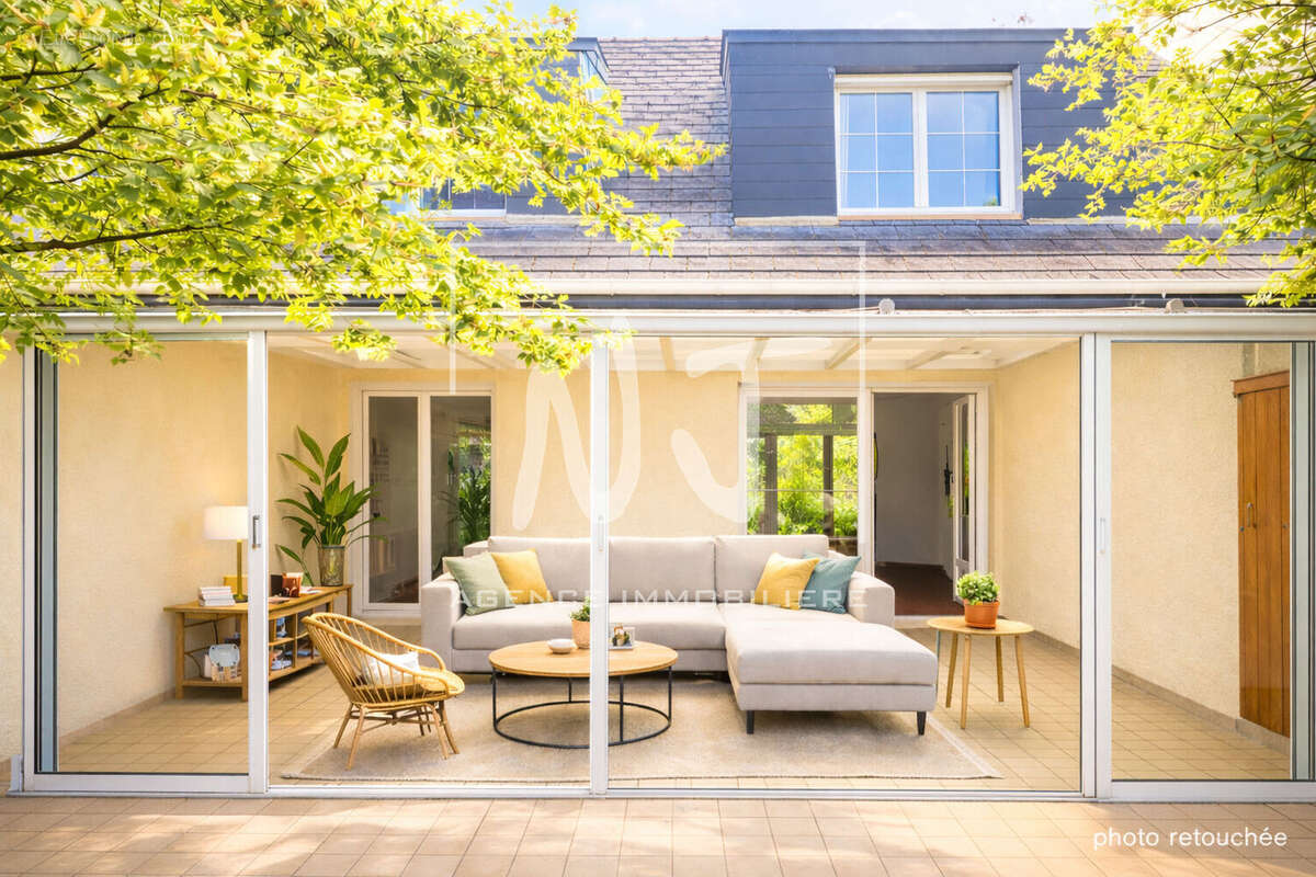 Maison à PELLOUAILLES-LES-VIGNES