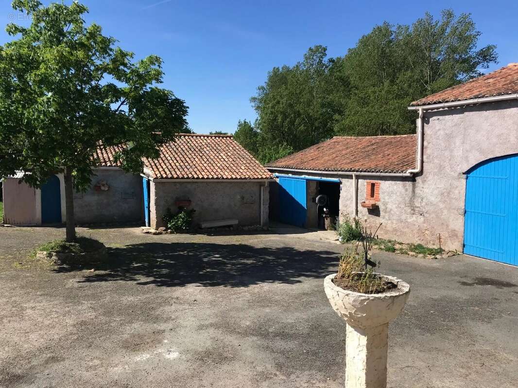 Maison à LUCHE-THOUARSAIS