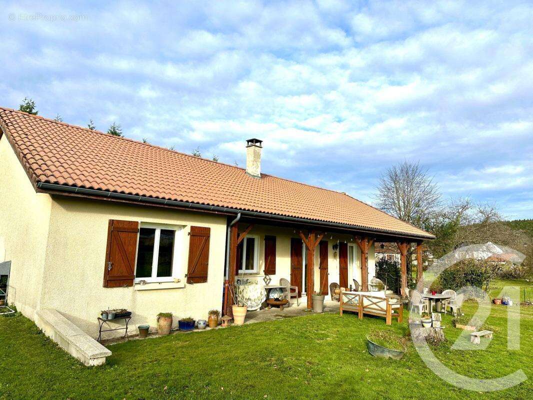 Maison à SAINT-LEGER-LA-MONTAGNE