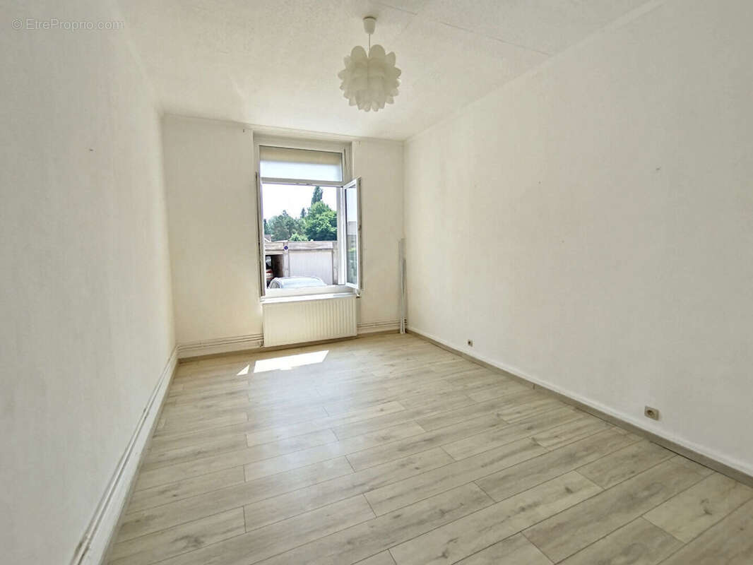 Appartement à GUISE