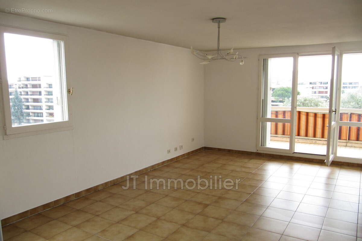 Appartement à VILLENEUVE-LOUBET