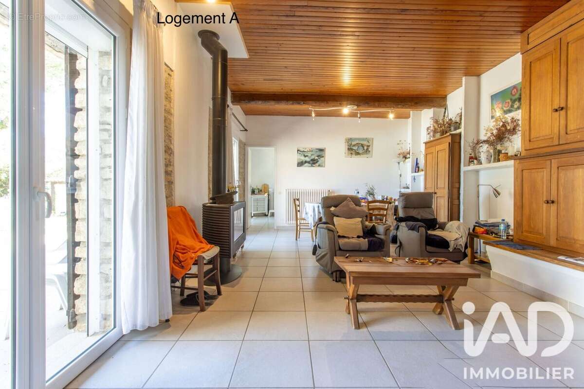 Maison 335 m² à Rochefort-Du-Gard  - photo 8