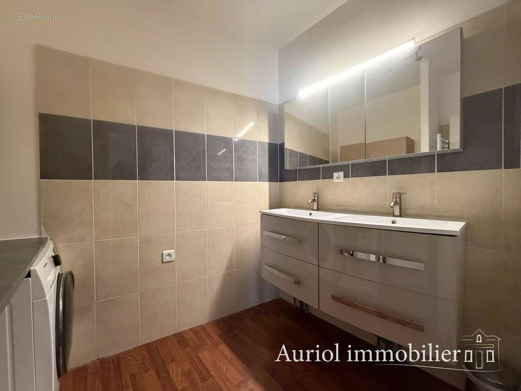 Appartement à AURIOL