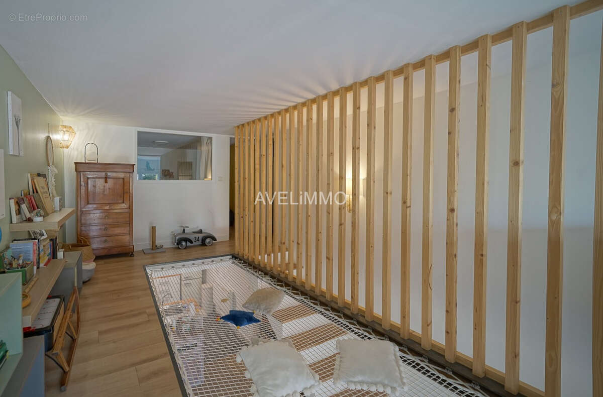 Appartement à LA QUEUE-LES-YVELINES