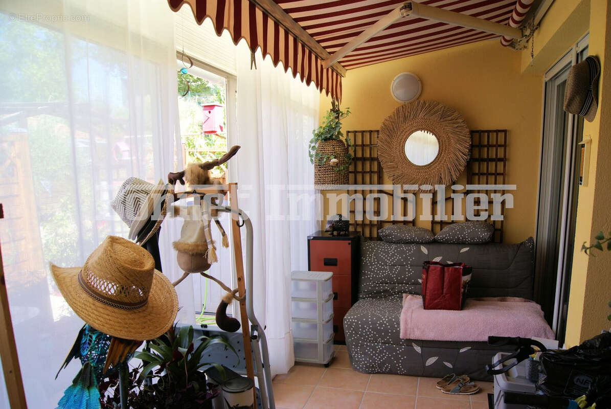 Maison à SAINT-PANTALEON-LES-VIGNES