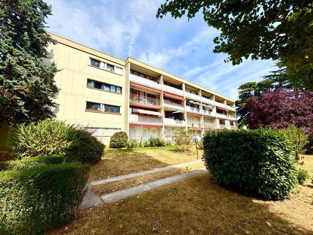 Appartement à CHILLY-MAZARIN