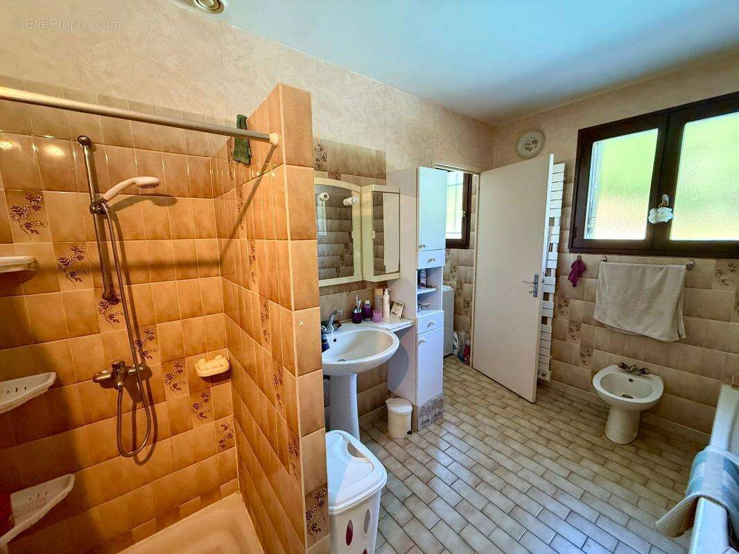 Maison à LABLACHERE