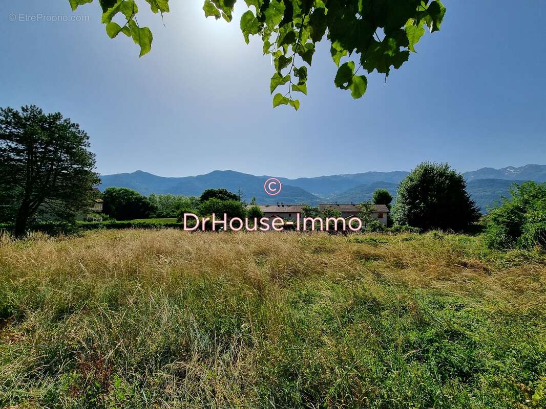 Terrain à LA TERRASSE