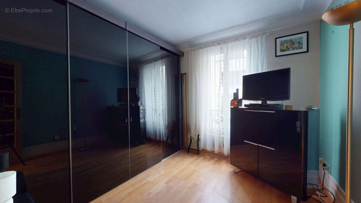 Appartement à PARIS-14E