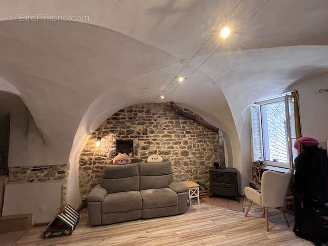 Maison à POMPIGNAN