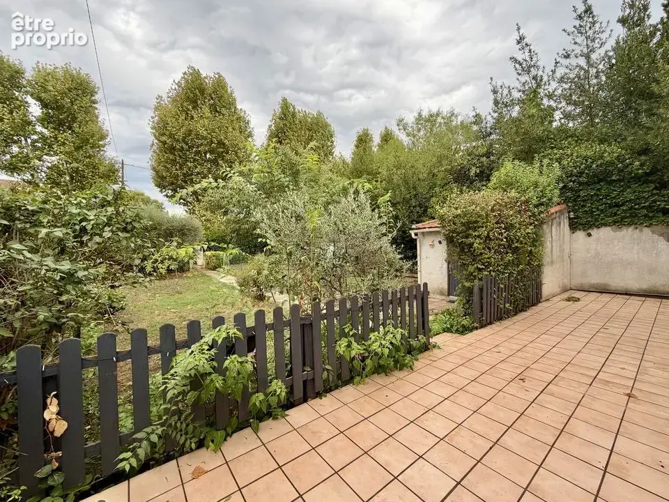 MAISON T3 65m2 / TERRAIN 400m2 / CHATEAU GOMBERT 13013