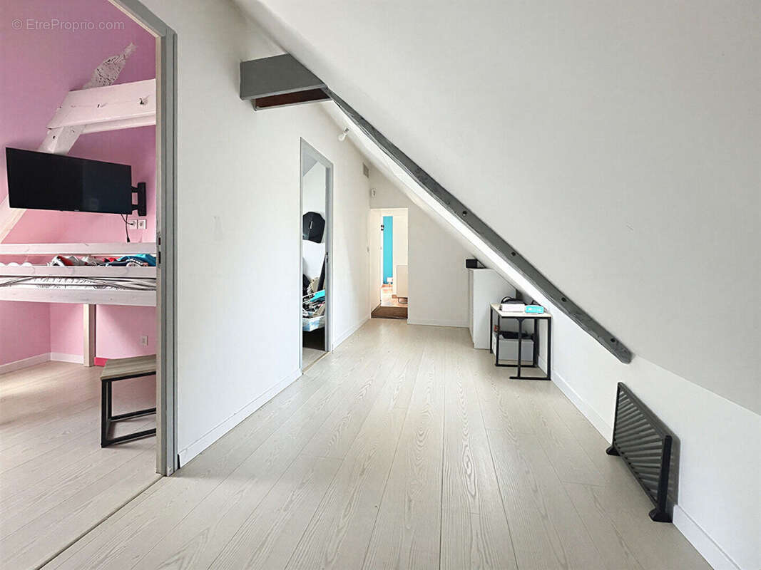 Maison rénovée 3 chambres avec jardin de 700 m² au calme à Mont-Dol - photo 8