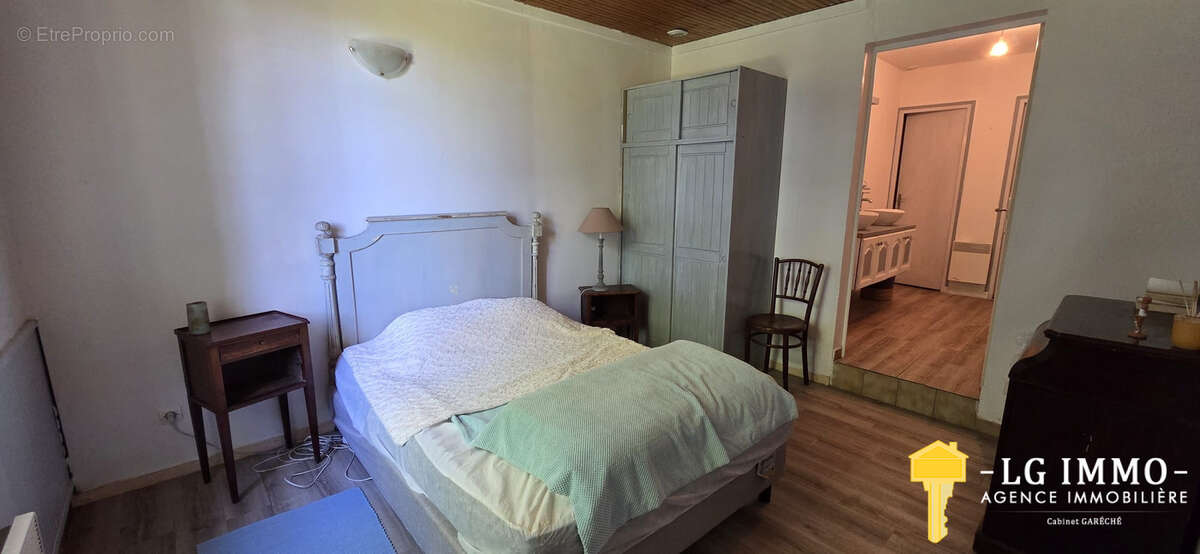 Maison à CHENAC-SAINT-SEURIN-D'UZET