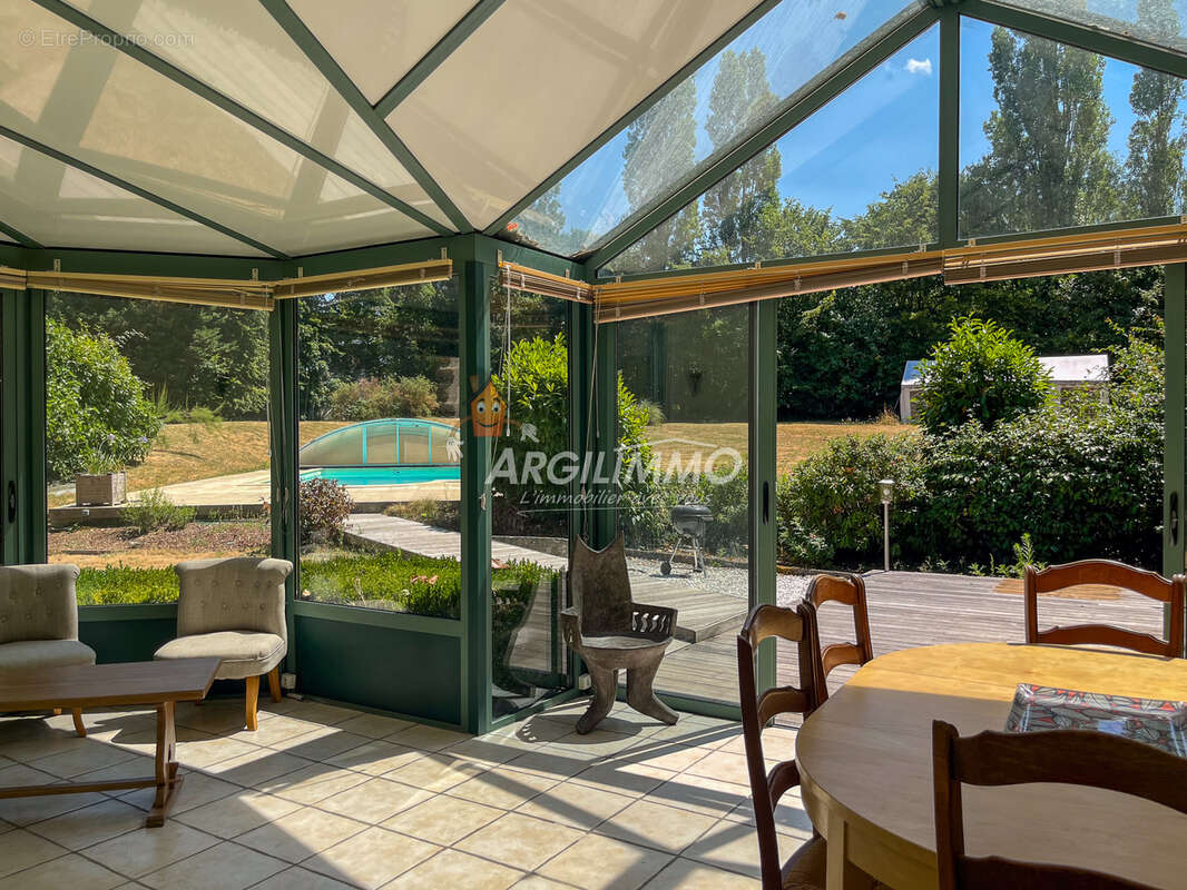 Propriété avec deux habitations et piscine - photo 7
