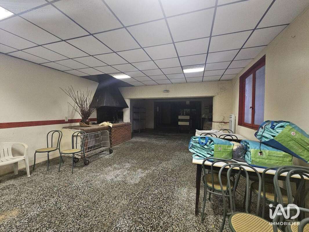 Photo 2 - Commerce à MONBEQUI