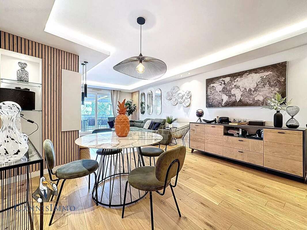 Appartement à MANDELIEU-LA-NAPOULE