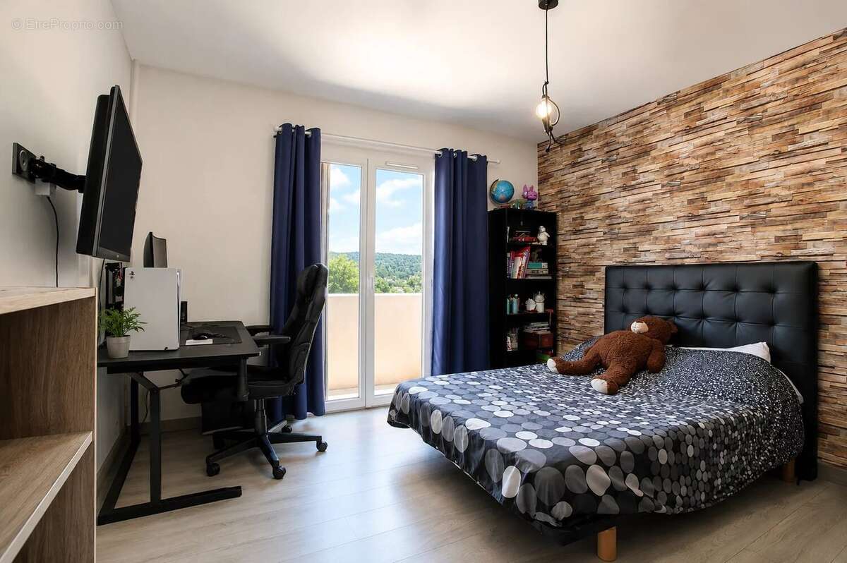 Appartement à SAINT-MARTIN-DU-VAR