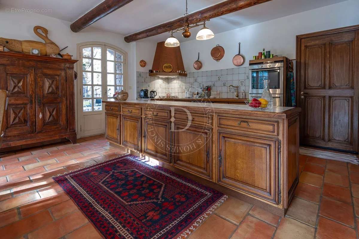 Maison à PUGET-THENIERS