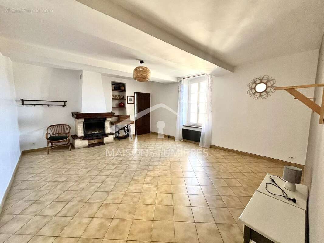 Maison à SAINT-SATURNIN-LES-APT