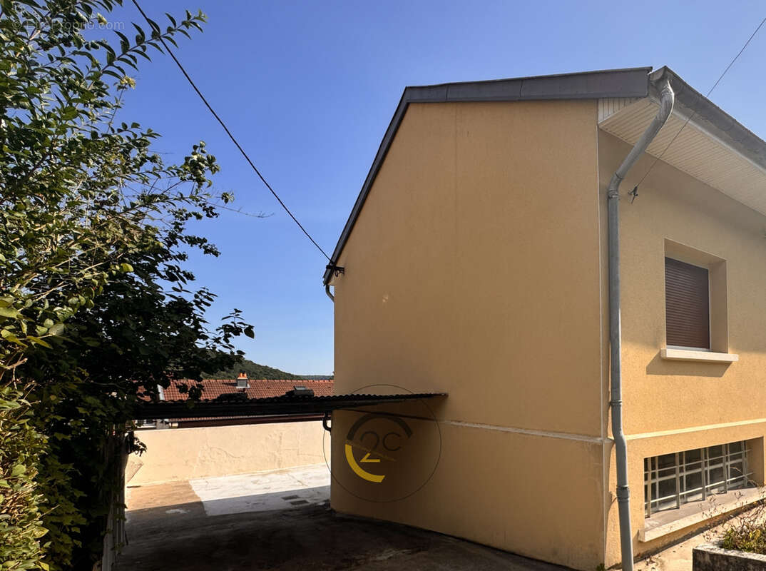Maison à SAULNES