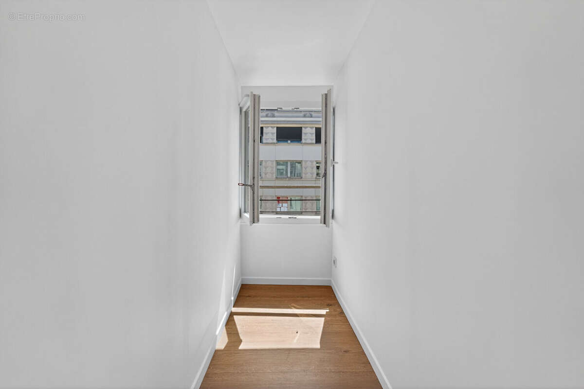 Appartement à PARIS-10E