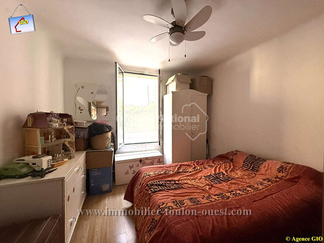 Toulon ouest - villa t4 de 90 m² - terrasses -  garage  - terrain de 300 m² - vue degagee - photo 6
