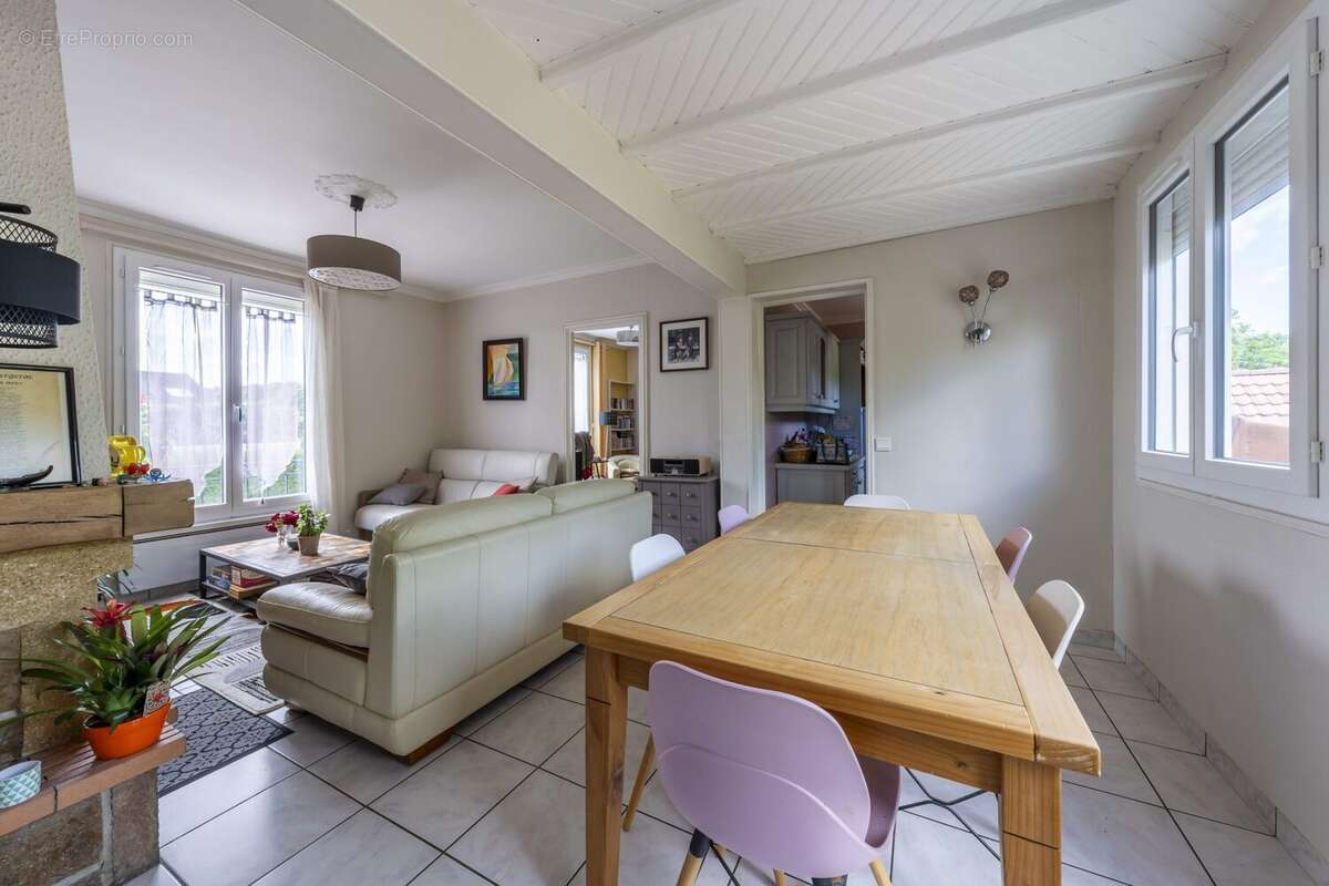 Maison à LIVRY-SUR-SEINE