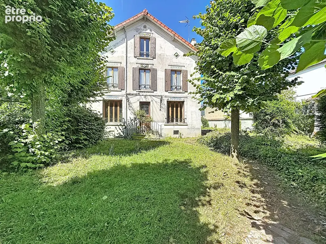 Maison à SAINT-MAUR-DES-FOSSES