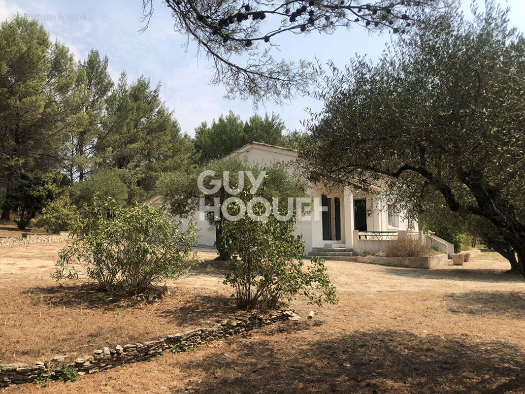 Maison Tarascon dans la garrigue sur 3205 m² - photo 13