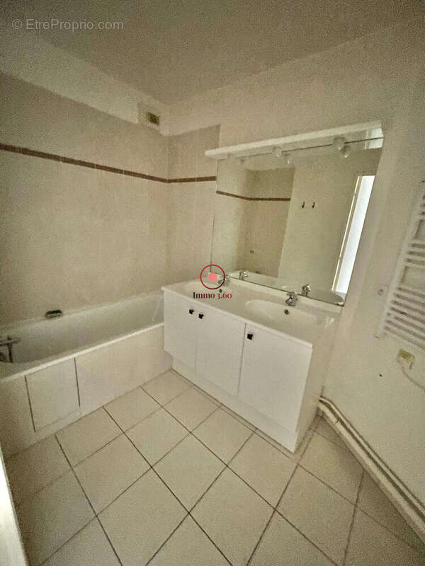 salle de bain - Appartement à ARGENTEUIL