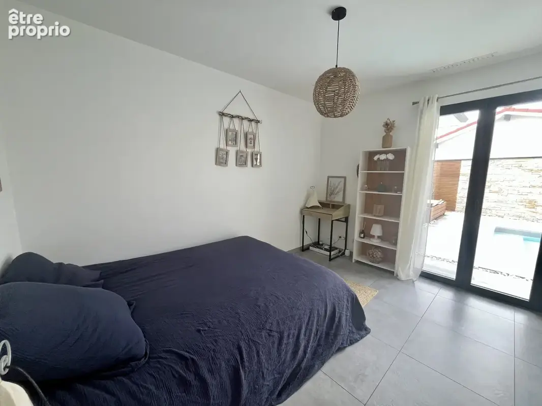 Coup de cœur   Élégante contemporaine de plain-pied avec piscine chauffée - photo 16