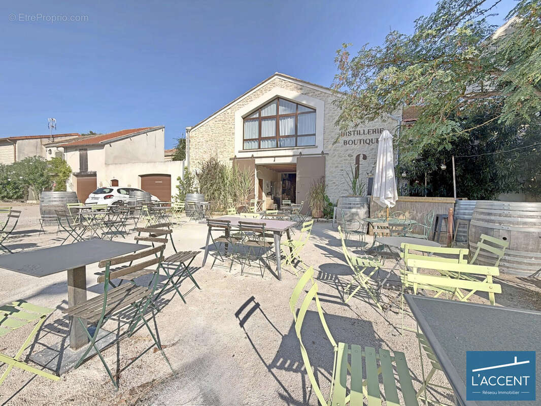 350 m² à Aigues-Mortes  - photo 6