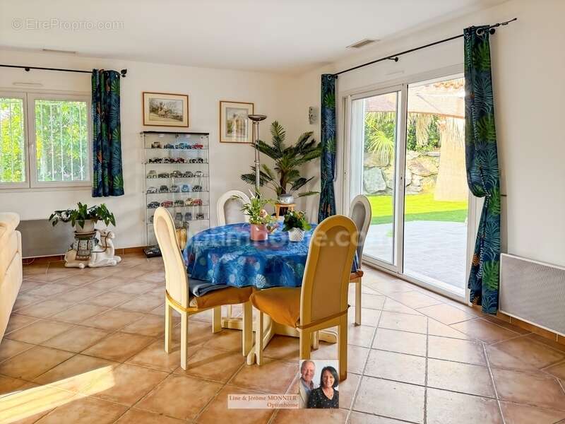 EXCLUSIVITE Montesquieu des Albères Villa récente de 4 faces de plain-pied avec piscine chauffée et Vue sur les Albères - photo 6