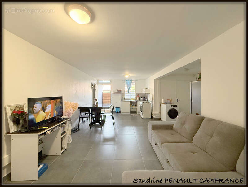 A vendre a kourou (97310) une magnifique villa t7 de 246 m² - avec 2 appartements t2 - terrain de 345 m² - au prix de 599 000 € - photo 27