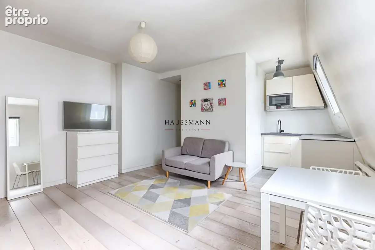 Appartement à PARIS-17E