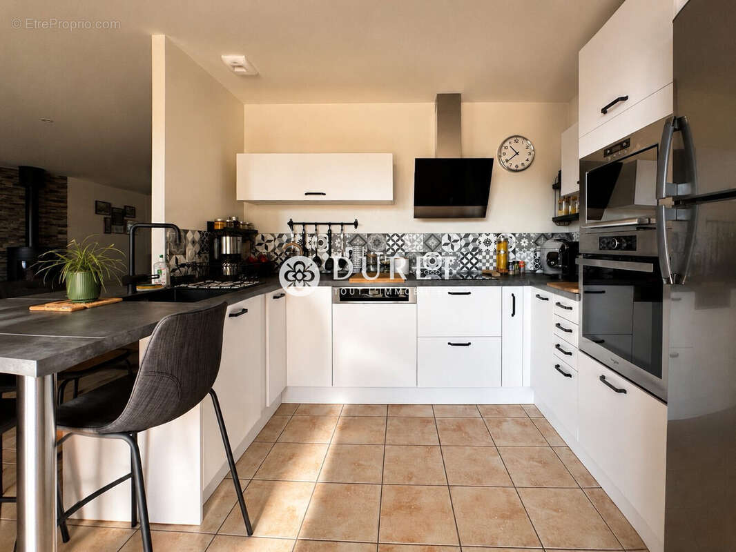 Maison 131 m² à La Bruffiere  - photo 4