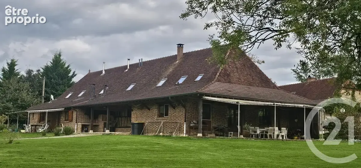 Maison 10 pièces 242 m² à vendre à Montagny-Pres-Louhans (71500) - photo 1