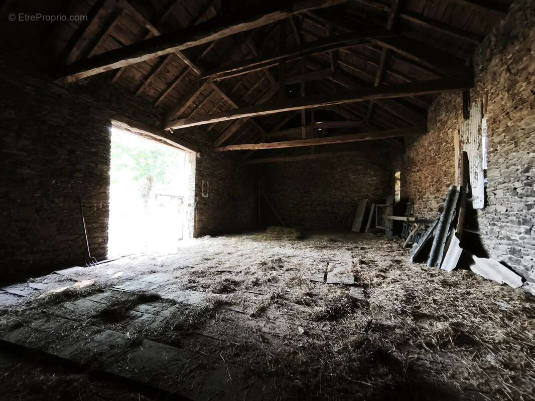 Grange avec hangar - photo 2