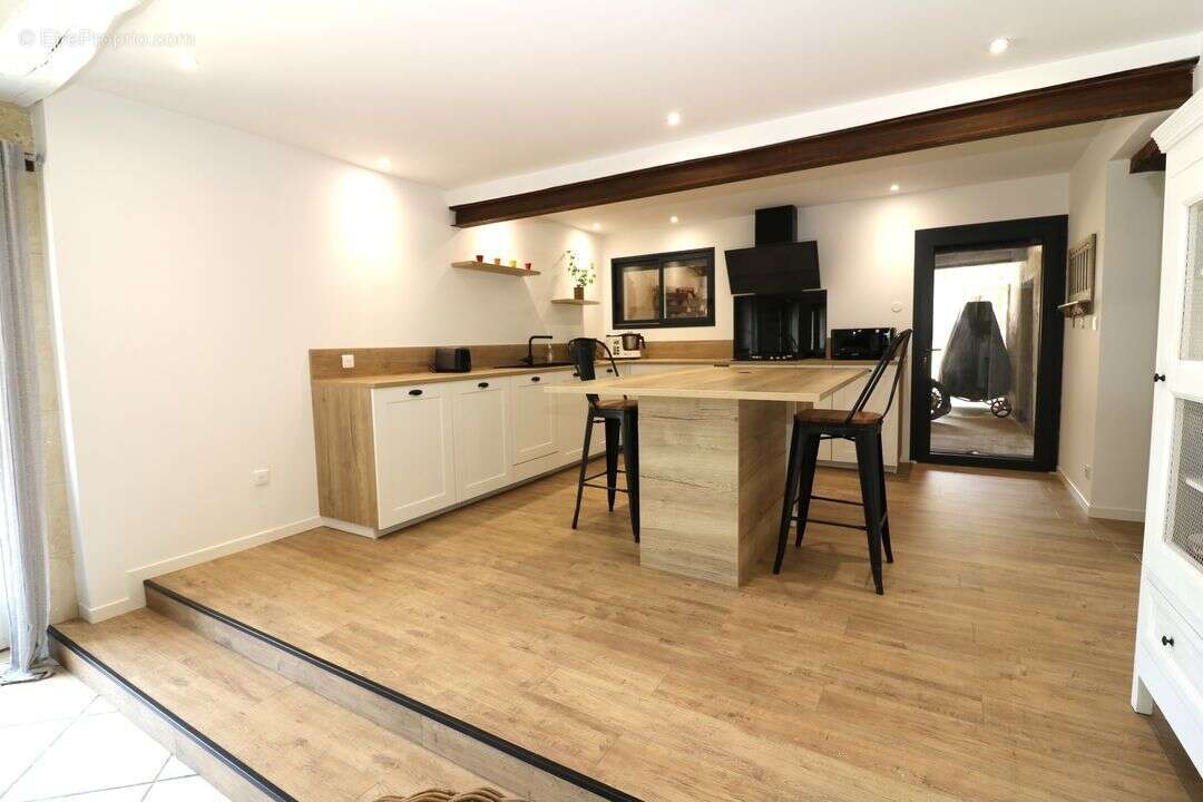 rénovation-pierres-terrain-piscine-poutre apparentes-gite-Rb - Maison à COCUMONT